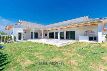 Modern Brand New 4 Bed Pool Villa