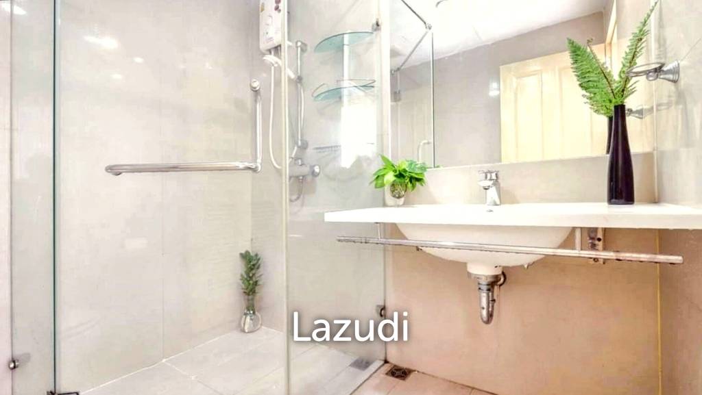 1-Bedroom 1 Bathroom Condo 40 Sq.m. Baan Sathorn Chaopraya