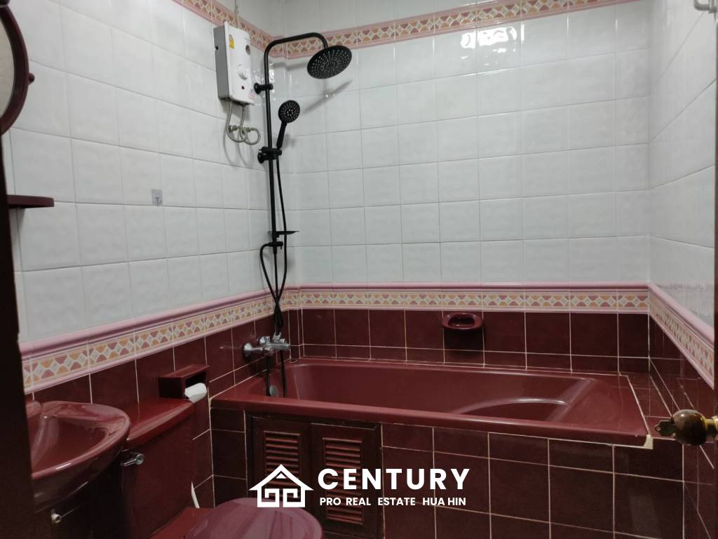 2 bed 2 bath Townhouse close to Cha am beach