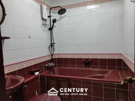 2 bed 2 bath Townhouse close to Cha am beach