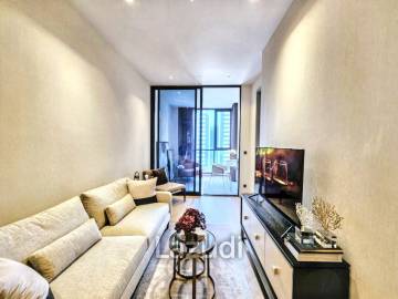 1 Bed 1 Bath 57 SQ.M The Reserve Sathorn