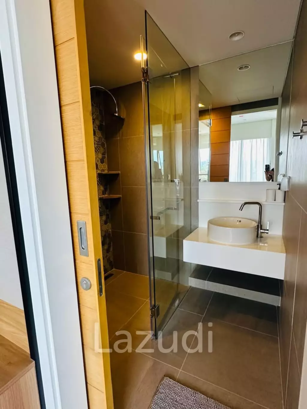 Brand New 1 Bedroom Laguna Lakeside For Sale