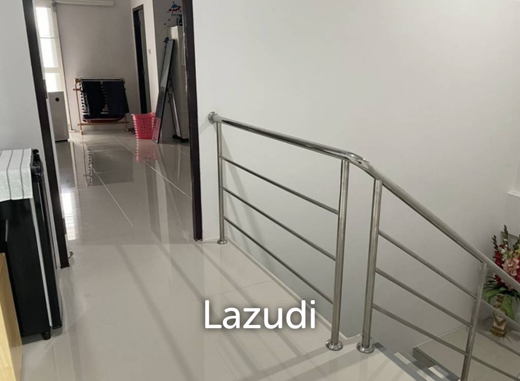 ขายทาวน์เฮ้าส์ 2 ห้องนอนติดกับบายพาสตะวันออก