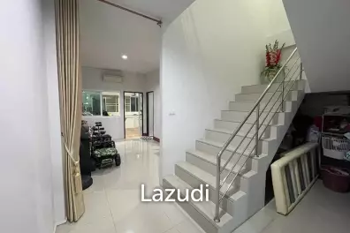 ขายทาวน์เฮ้าส์ 2 ห้องนอนติดกับบายพาสตะวันออก