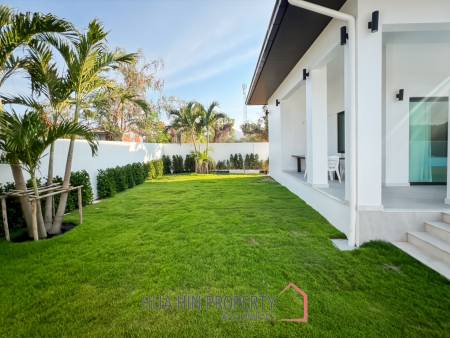Luxury Modern 3 Bedroom Villa with Private Pool in Soi Hua Hin 102