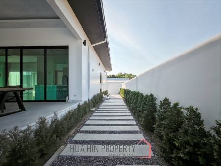 Luxury Modern 3 Bedroom Villa with Private Pool in Soi Hua Hin 102