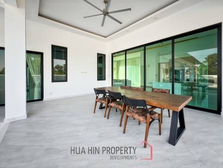 Luxury Modern 3 Bedroom Villa with Private Pool in Soi Hua Hin 102