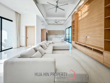 Luxury Modern 3 Bedroom Villa with Private Pool in Soi Hua Hin 102
