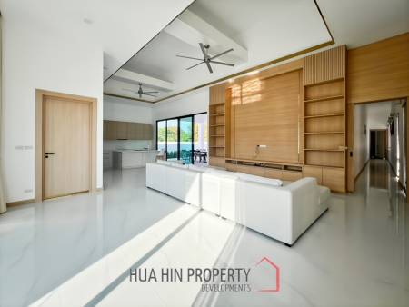 Luxury Modern 3 Bedroom Villa with Private Pool in Soi Hua Hin 102