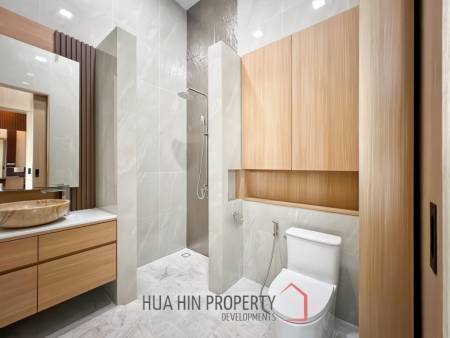 Luxury Modern 3 Bedroom Villa with Private Pool in Soi Hua Hin 102