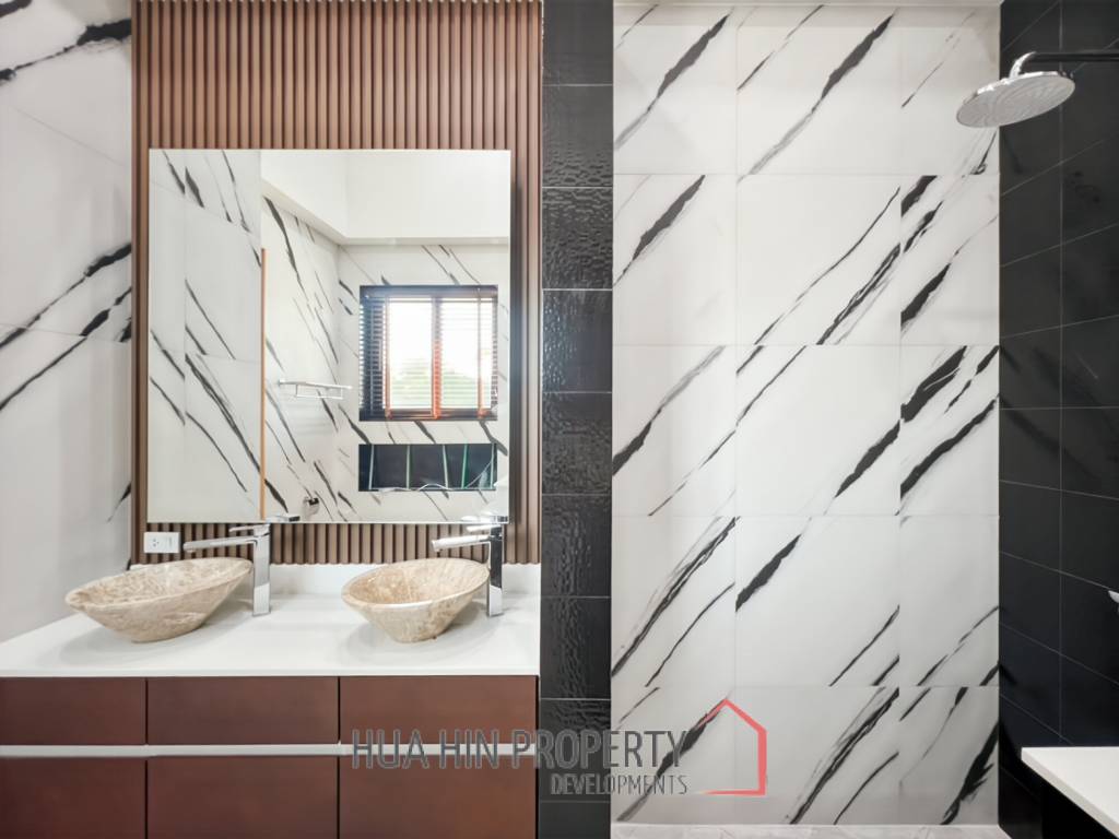 Luxury Modern 3 Bedroom Villa with Private Pool in Soi Hua Hin 102