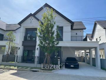 4 Bedroom 5 Bathroom 265 SQ.M Centro Bangna