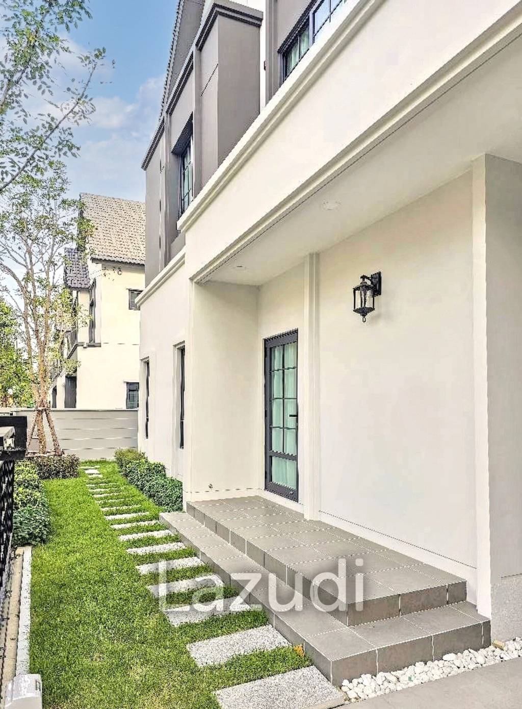 4 Bedroom 4 Bathroom 235 SQ.M Centro Bangna