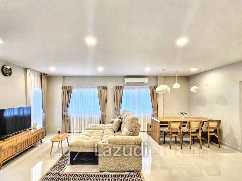 4 Bedroom 4 Bathroom 235 SQ.M Centro Bangna
