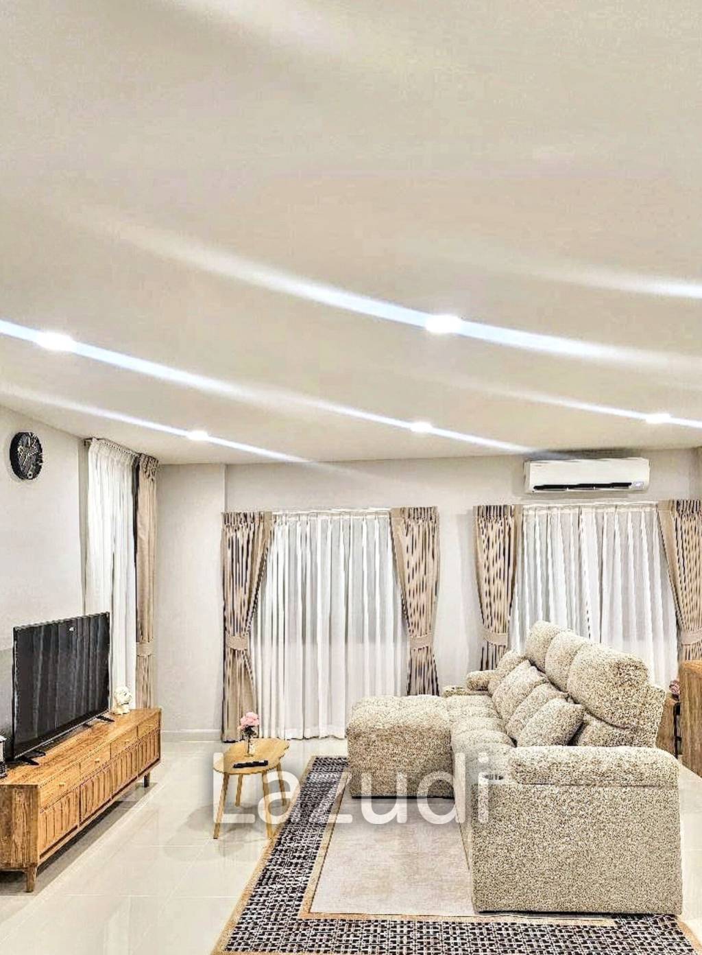4 Bedroom 4 Bathroom 235 SQ.M Centro Bangna
