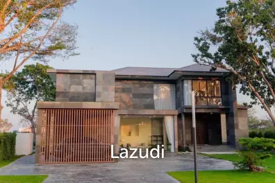 PALM HILLS RESIDENCES : Beautiful total renovation 4 bed pool villa