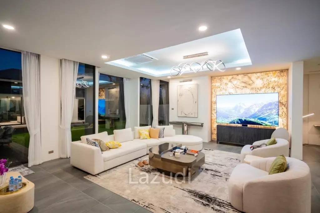 PALM HILLS RESIDENCES : Beautiful total renovation 4 bed pool villa