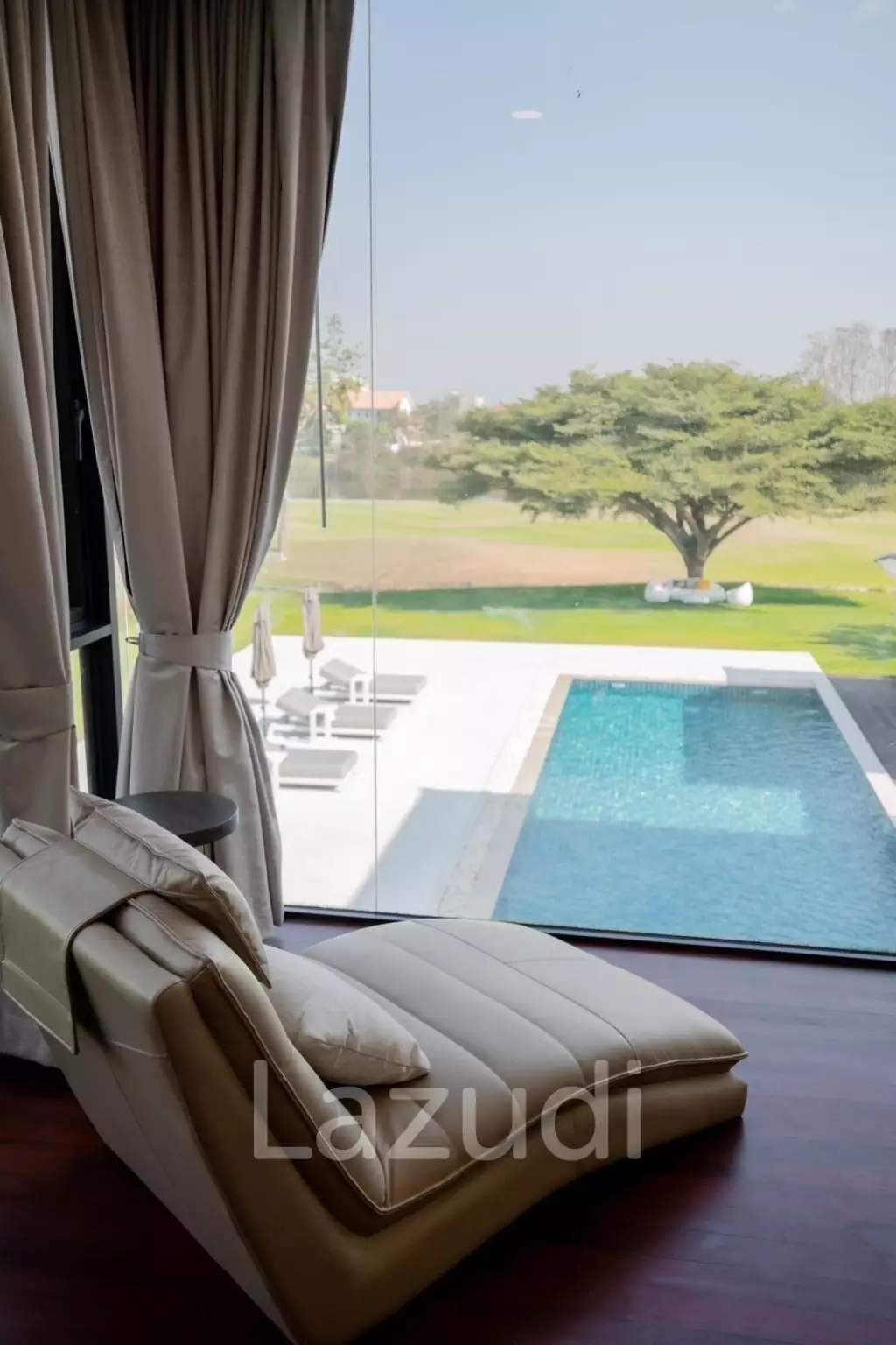 PALM HILLS RESIDENCES : Beautiful total renovation 4 bed pool villa