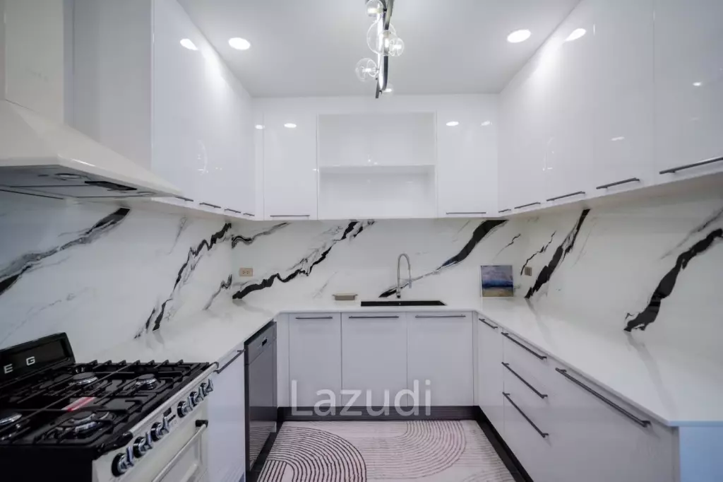 PALM HILLS RESIDENCES : Beautiful total renovation 4 bed pool villa