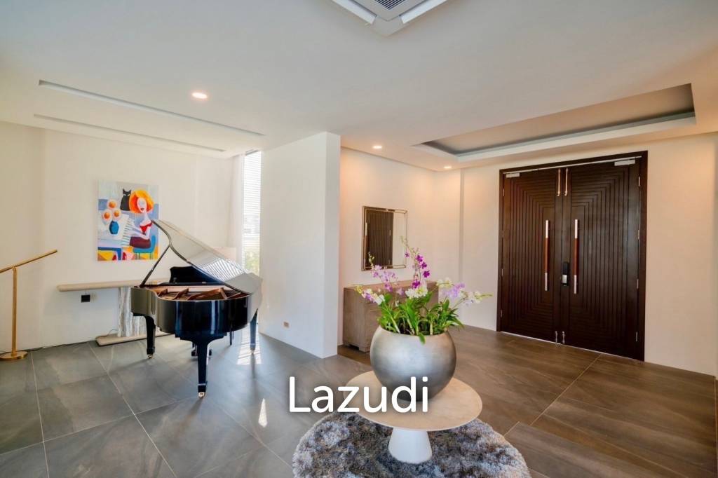 2,400 ตร.ม 4 เตียง 5 อาบน้ำ วิลล่า For ขาย