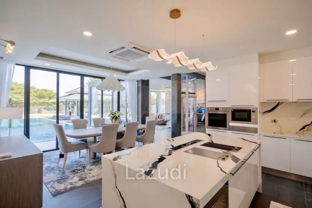 PALM HILLS RESIDENCES : Beautiful total renovation 4 bed pool villa