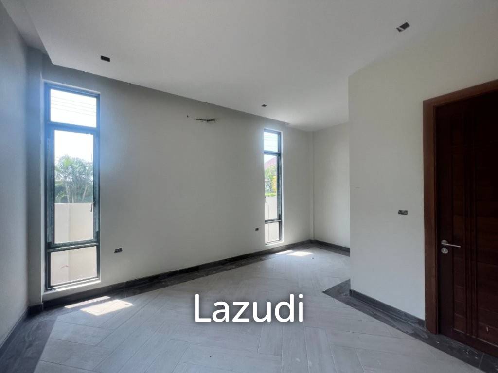 PANORAMA BLACK MOUNTAIN : Luxury 4 bed pool villa completion April 2025