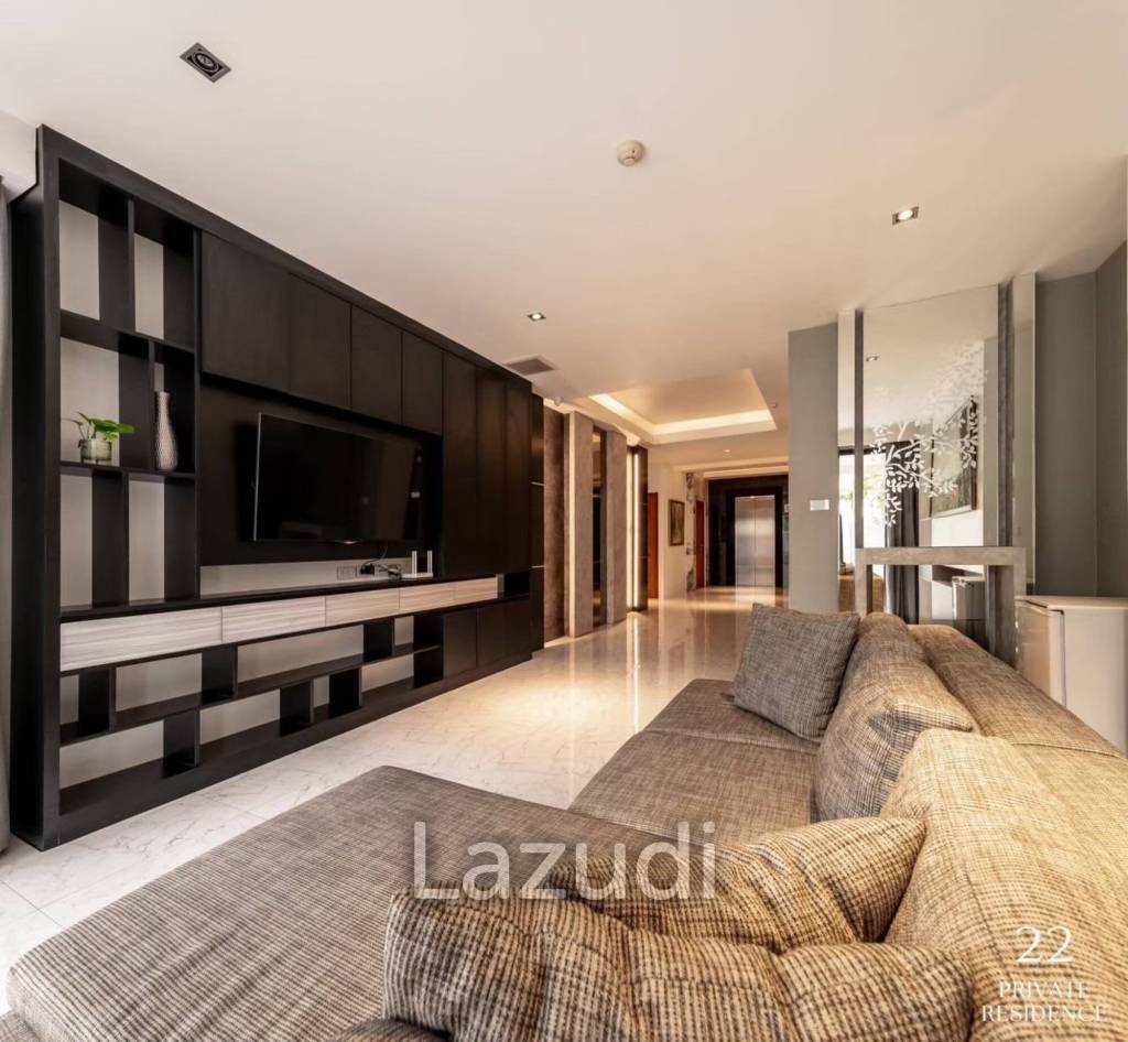 12 Bed 17 Bath 2,047 SQ.M Private House krungthep kreetha