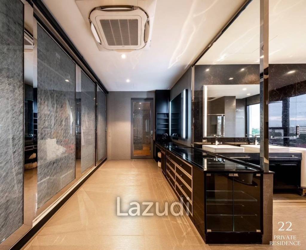 12 Bed 17 Bath 2,047 SQ.M Private House krungthep kreetha