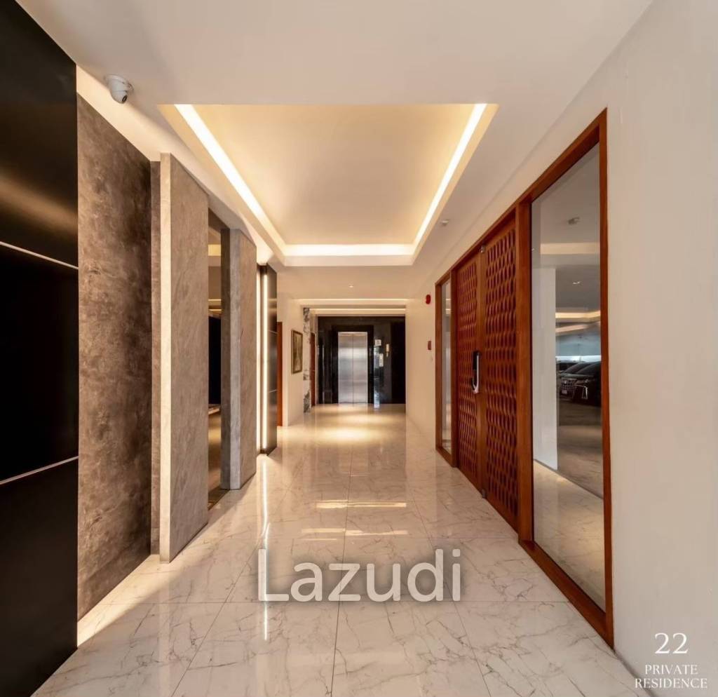 12 Bed 17 Bath 2,047 SQ.M Private House krungthep kreetha