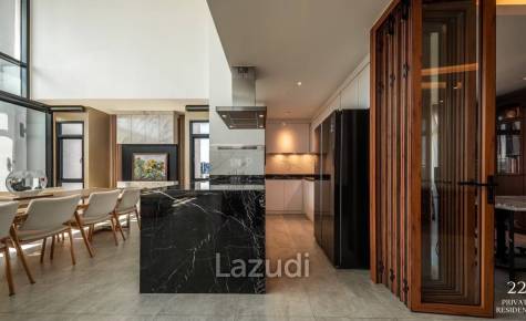 12 Bed 17 Bath 2,047 SQ.M Private House krungthep kreetha