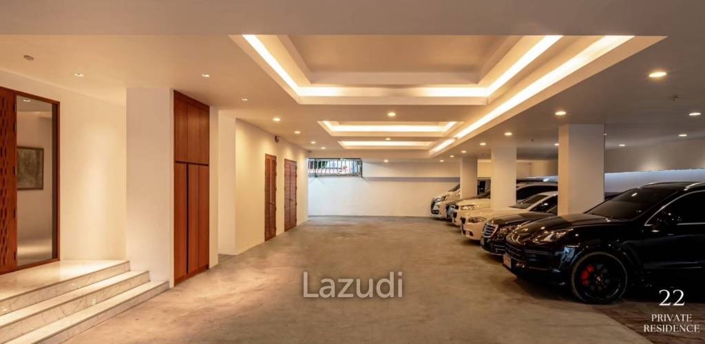 12 Bed 17 Bath 2,047 SQ.M Private House krungthep kreetha