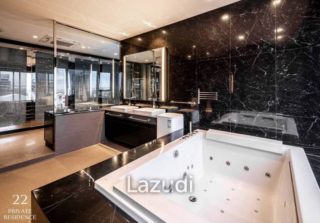 12 Bed 17 Bath 2,047 SQ.M Private House krungthep kreetha