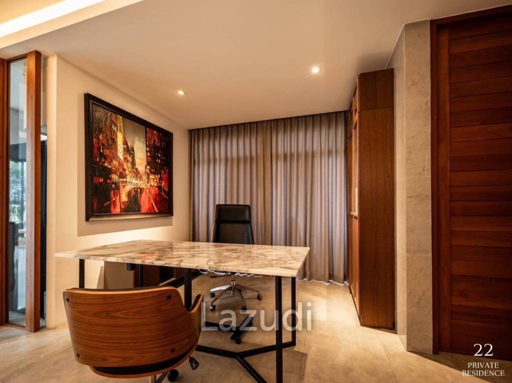 12 Bed 17 Bath 2,047 SQ.M Private House krungthep kreetha