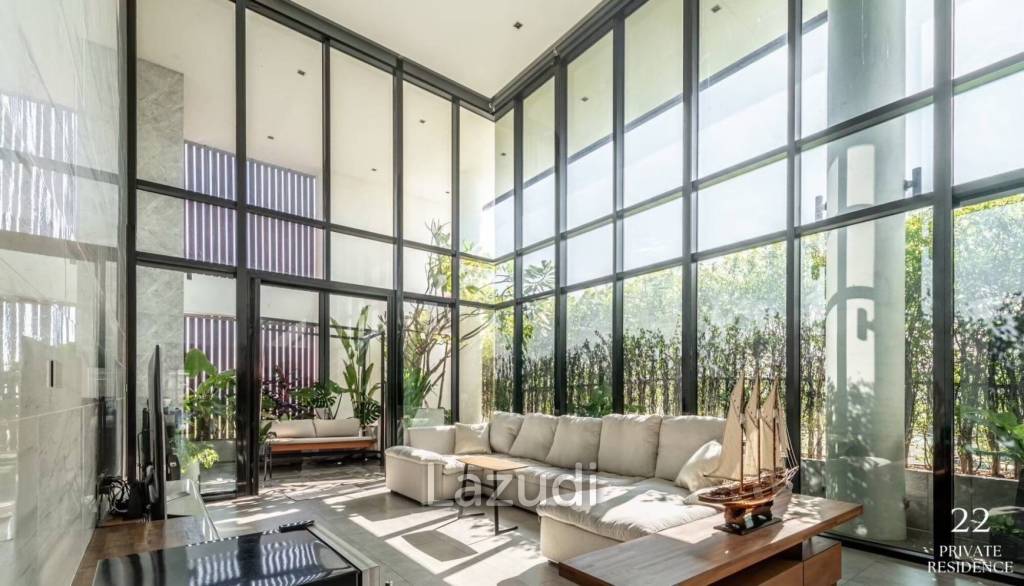 12 Bed 17 Bath 2,047 SQ.M Private House krungthep kreetha