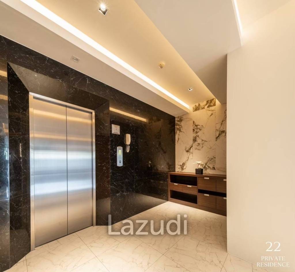 12 Bed 17 Bath 2,047 SQ.M Private House krungthep kreetha