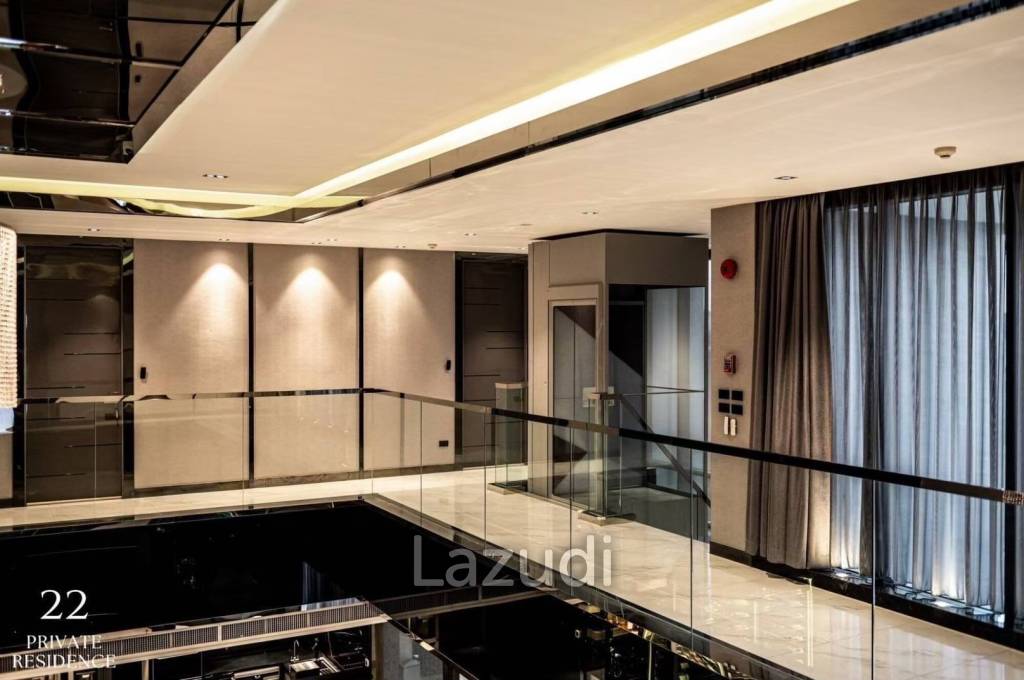 12 Bed 17 Bath 2,047 SQ.M Private House krungthep kreetha
