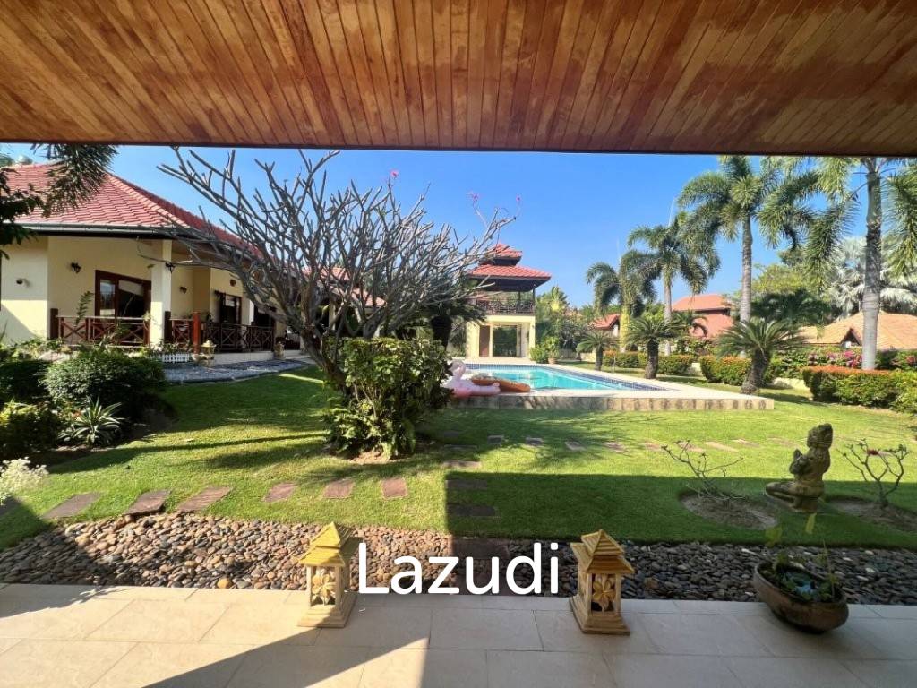 WHITE LOTUS 2 : Luxury 5 bed pool villa