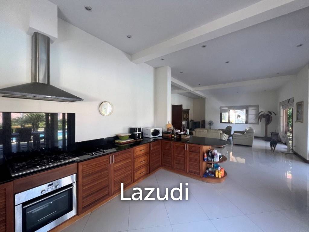 WHITE LOTUS 2 : Luxury 5 bed pool villa