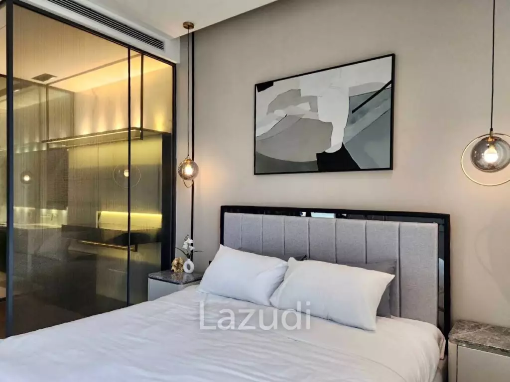 Luxurious 2-Bed Freehold Condo in Bangkok