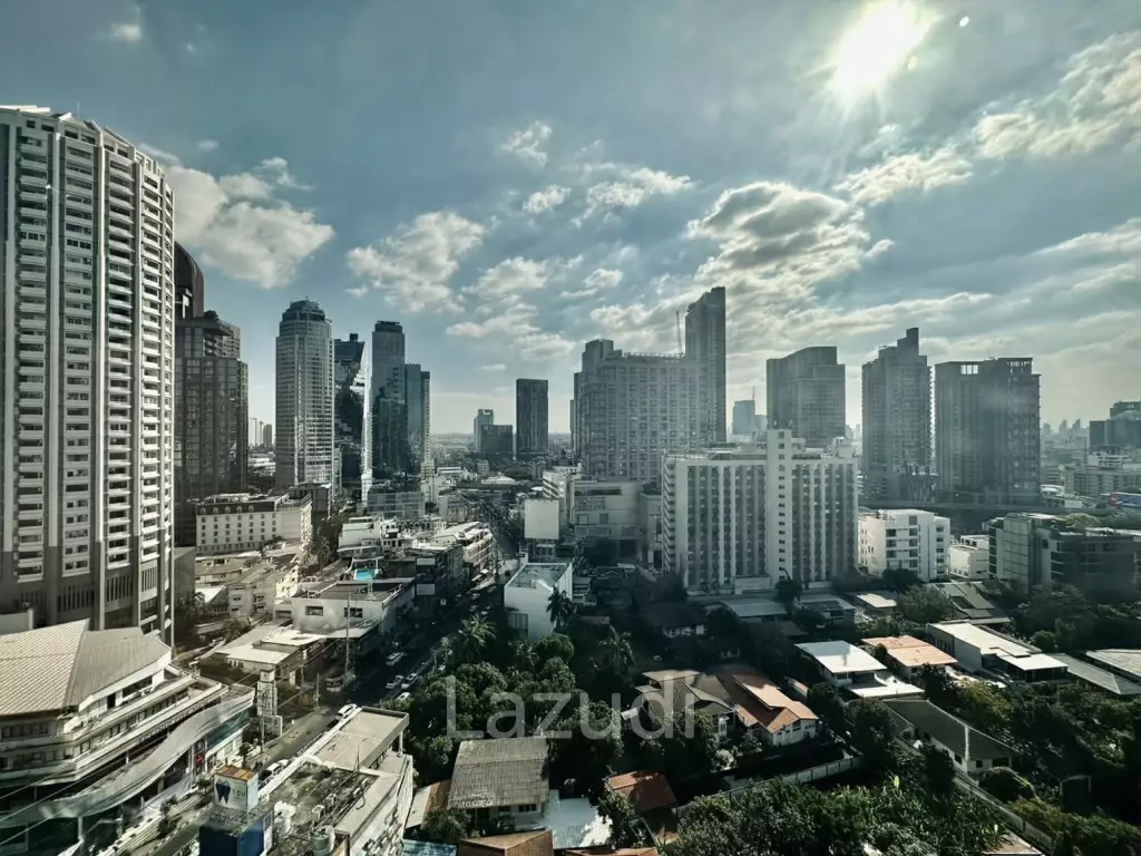 Luxurious 2-Bed Freehold Condo in Bangkok