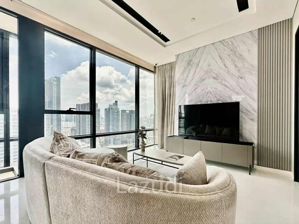Luxurious 2-Bed Freehold Condo in Bangkok