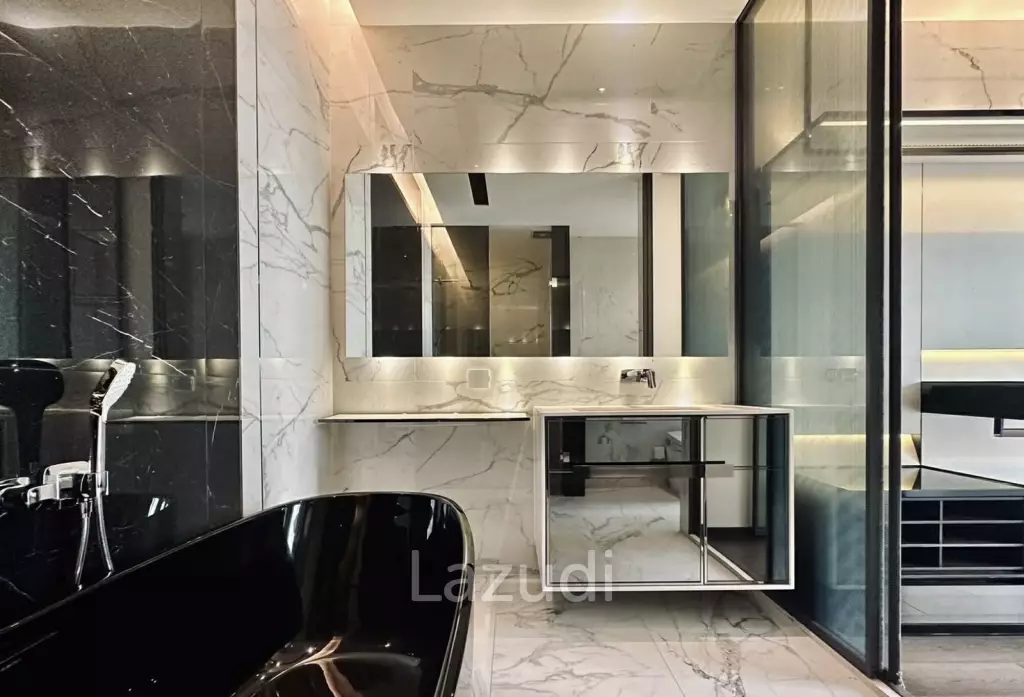 Luxurious 2-Bed Freehold Condo in Bangkok