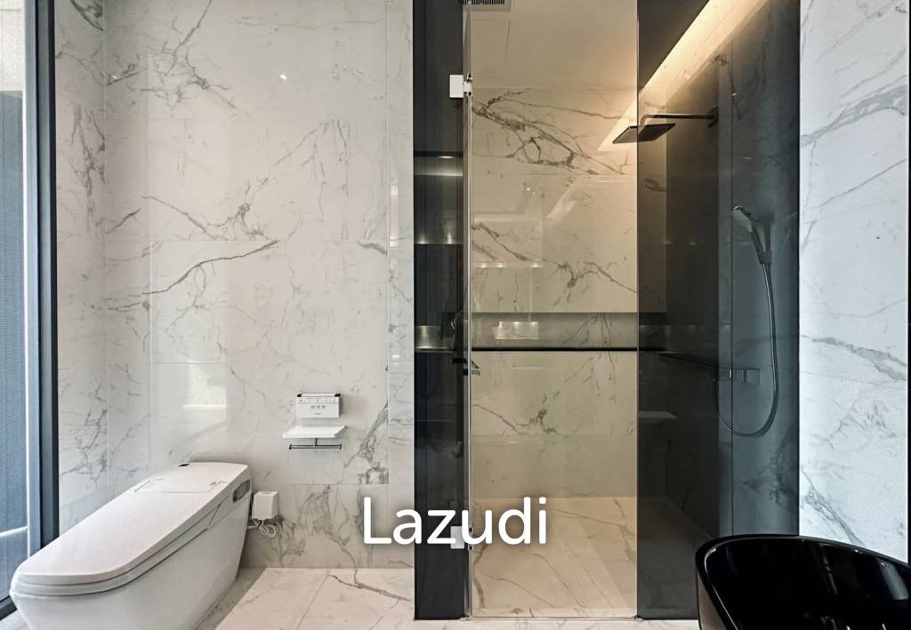Luxurious 2-Bed Freehold Condo in Bangkok