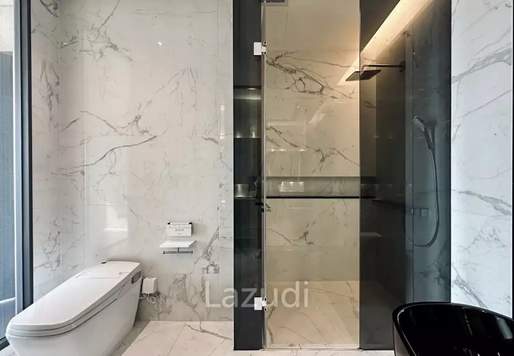 Luxurious 2-Bed Freehold Condo in Bangkok