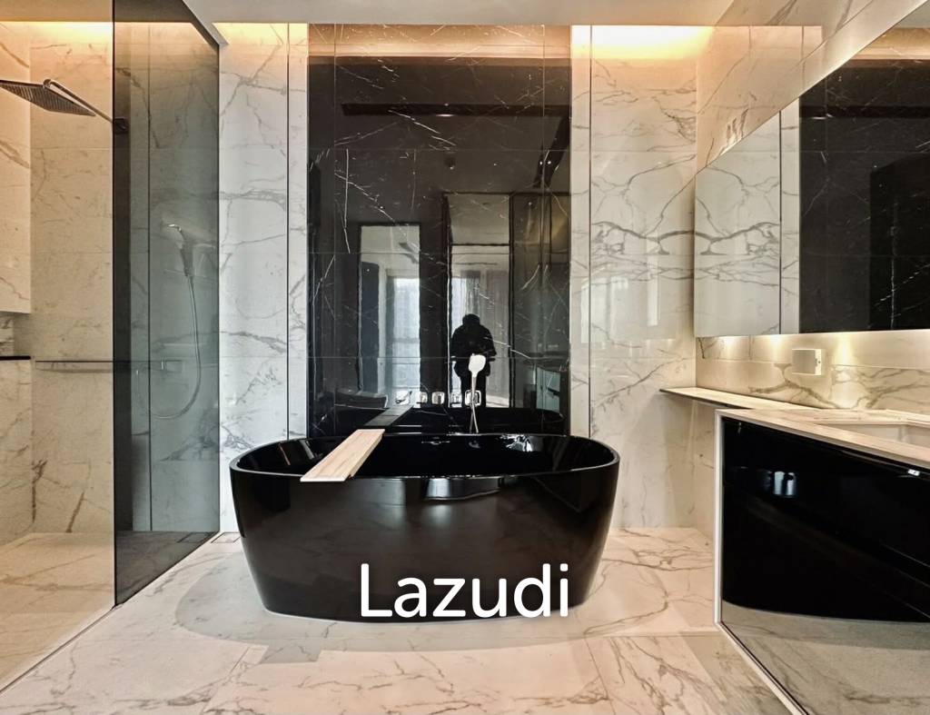 Luxurious 2-Bed Freehold Condo in Bangkok