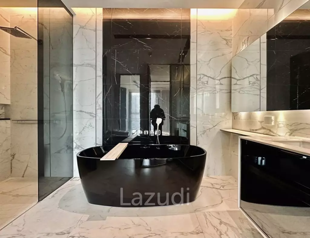 Luxurious 2-Bed Freehold Condo in Bangkok