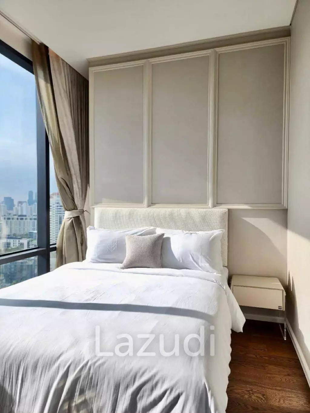 Luxurious 2-Bed Freehold Condo in Bangkok