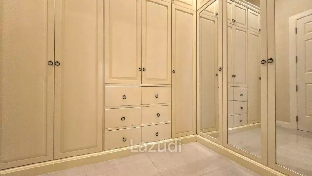 3 Beds 3 Baths 281 SQ.M. Silk Road Place