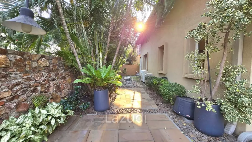3 Beds 3 Baths 281 SQ.M. Silk Road Place