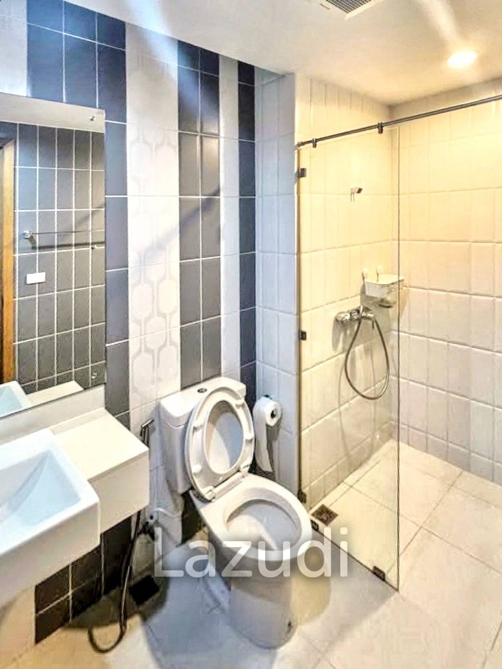 1 Bed 1 Bath  28 SQ.M Circle Condominium